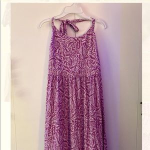 woman's pink flowery dress